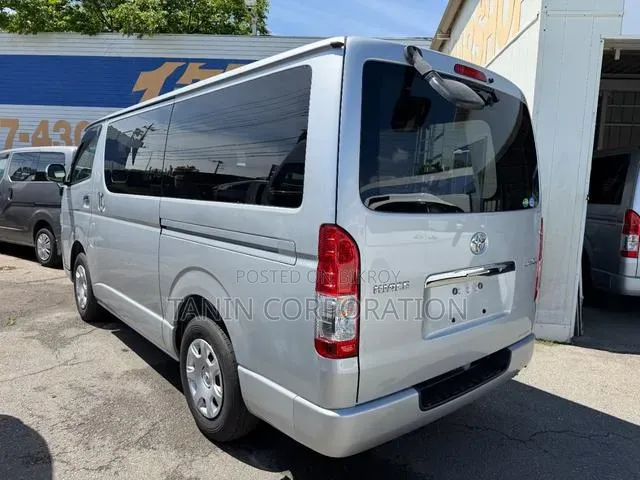 Toyota HiAce 2020 Silver