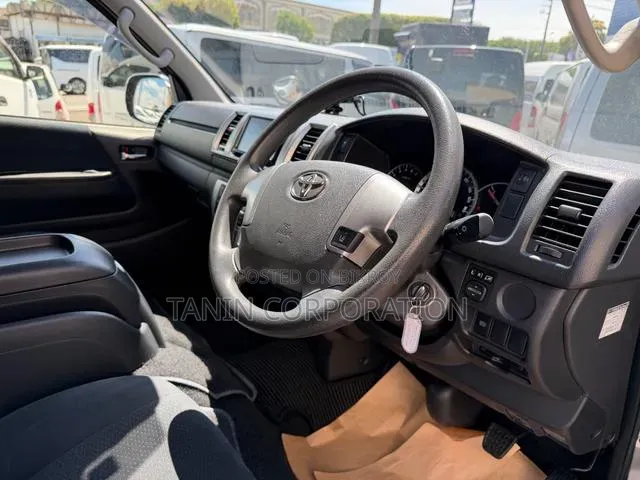 Toyota HiAce 2020 Silver