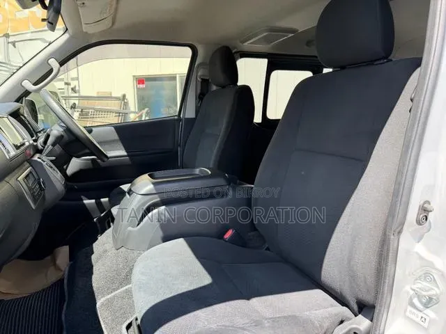Toyota HiAce 2020 Silver