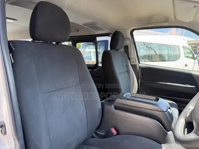 Toyota HiAce 2020 Silver