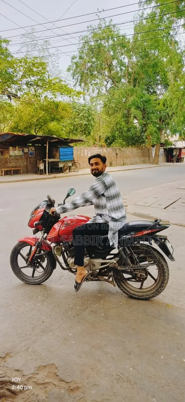 Bajaj Pulsar 150 2012 Red