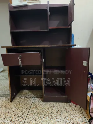 পড়ার টেবিল