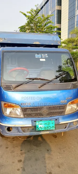 টাটা এস ২০১৮ নীল
