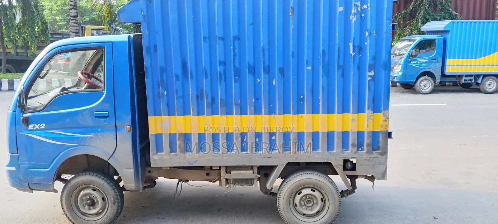 টাটা এস ২০১৮ নীল
