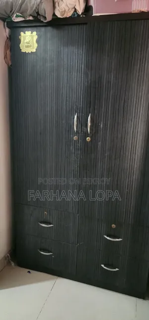 মেলামাইন বোর্ডের আলমারি