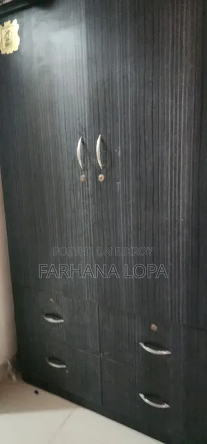 মেলামাইন বোর্ডের আলমারি
