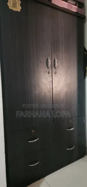 মেলামাইন বোর্ডের আলমারি