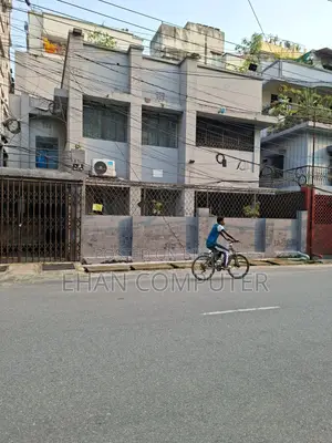 উত্তরায় ফার্নিশড ৬ বেডরুমের বাড়ি বিক্রির জন্য