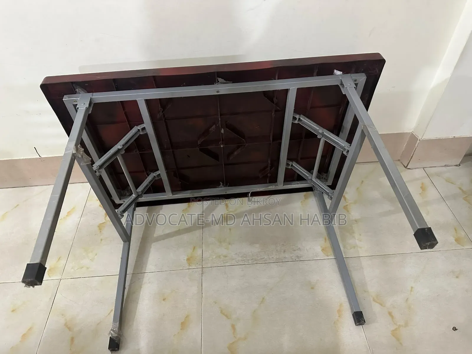 Tanin Plastic Table