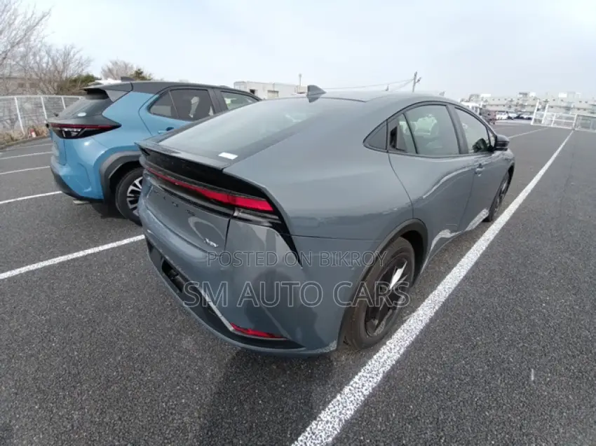 Toyota Prius 2024 Gray