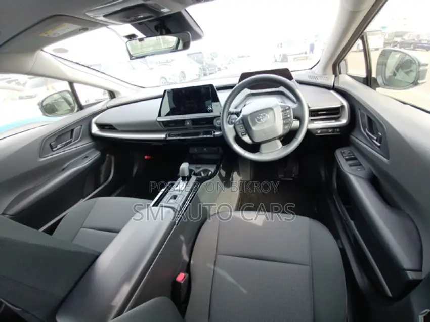 Toyota Prius 2024 Gray