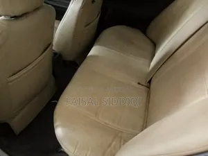 মিতসুবিশি ল্যান্সার ২০০০ সাদা