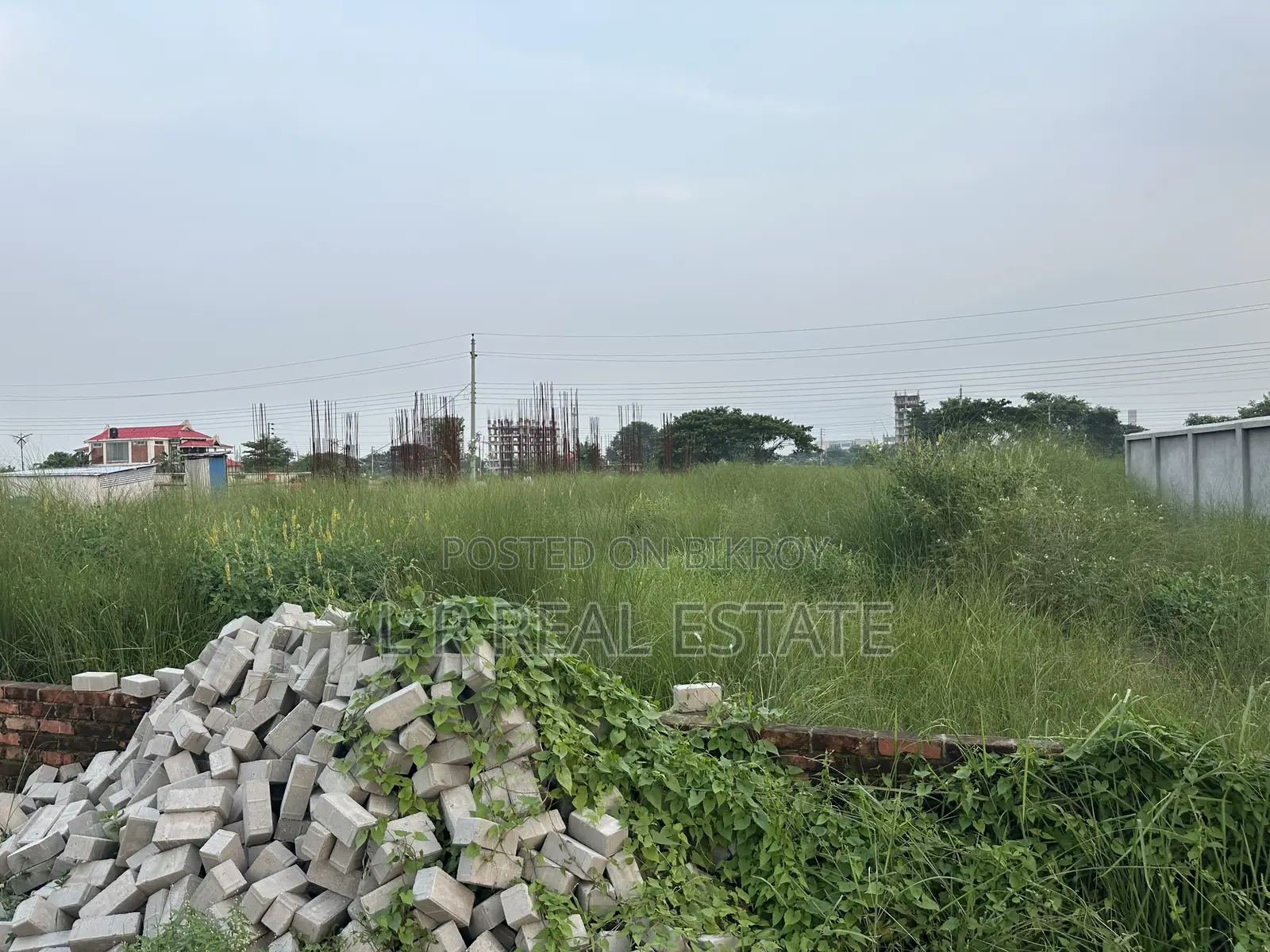 ব্লক-এন,৫-কাঠা,দক্ষিণ-মুখি, আর্জেন্ট বিক্রি হবে,বসুন্ধরা আ/এ