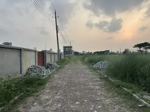 ব্লক-এন,৫-কাঠা,দক্ষিণ-মুখি, আর্জেন্ট বিক্রি হবে,বসুন্ধরা আ/এ