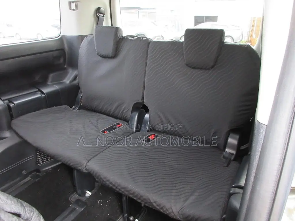 Toyota Noah 2021 White