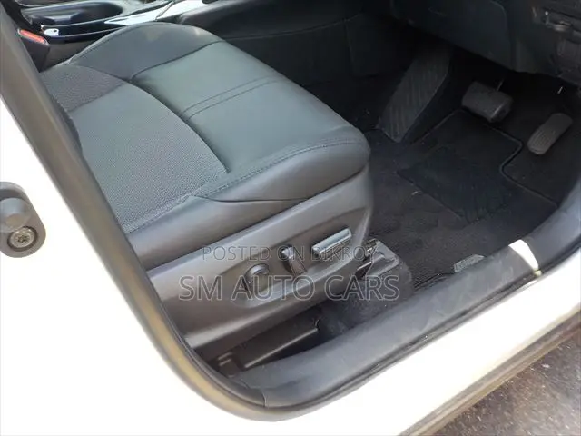 Toyota Corolla Cross 1.8 Hybrid FWD 2022 White