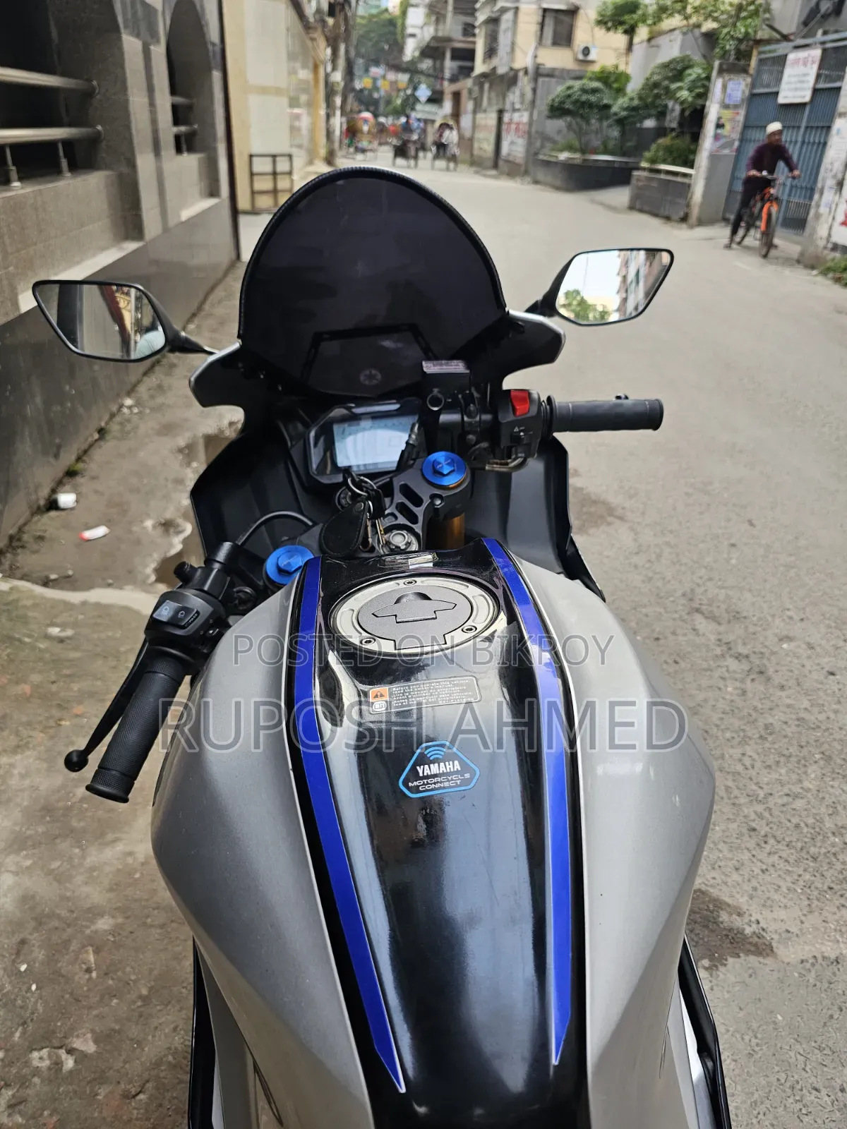 Yamaha R1 2022 Silver