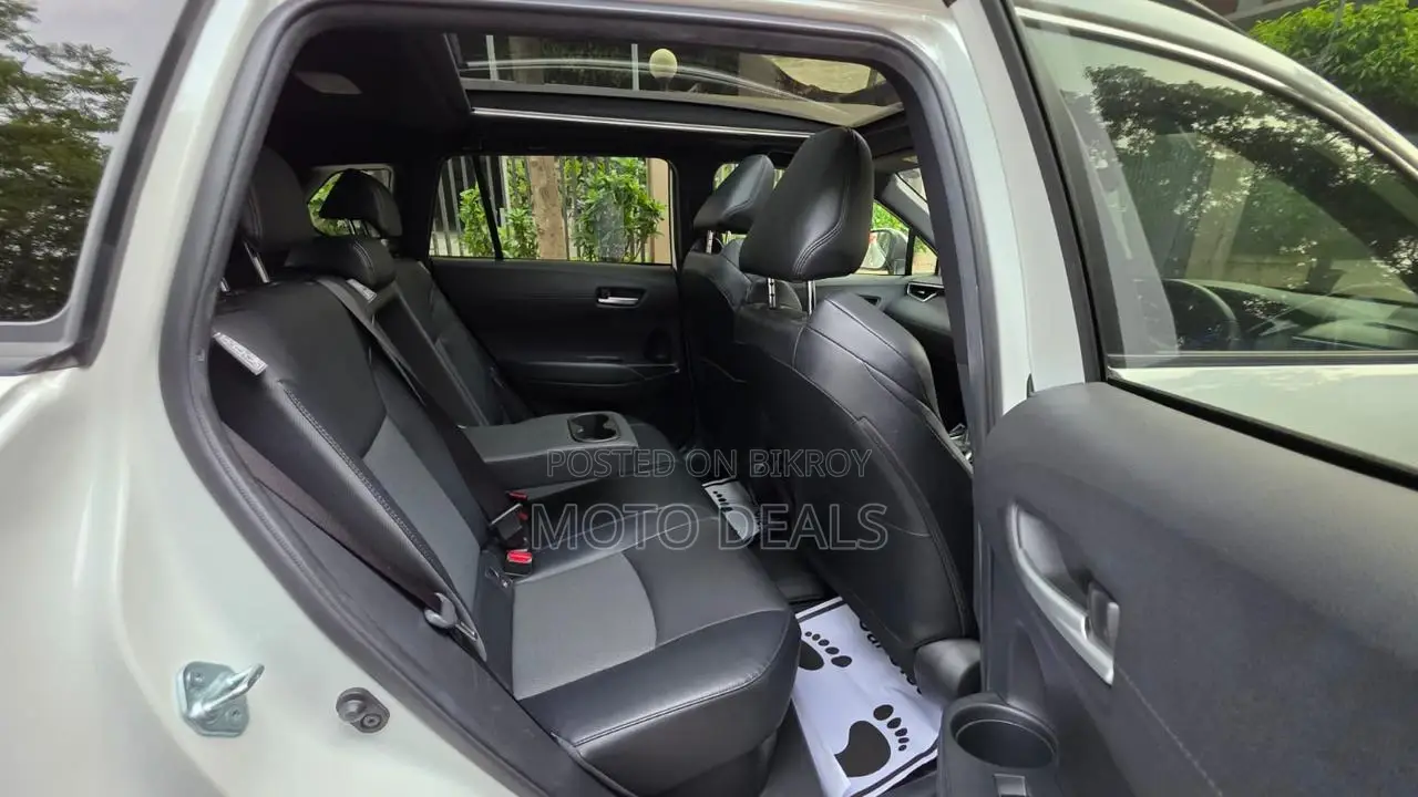 Toyota Corolla Cross 1.8 Hybrid FWD 2021 Pearl