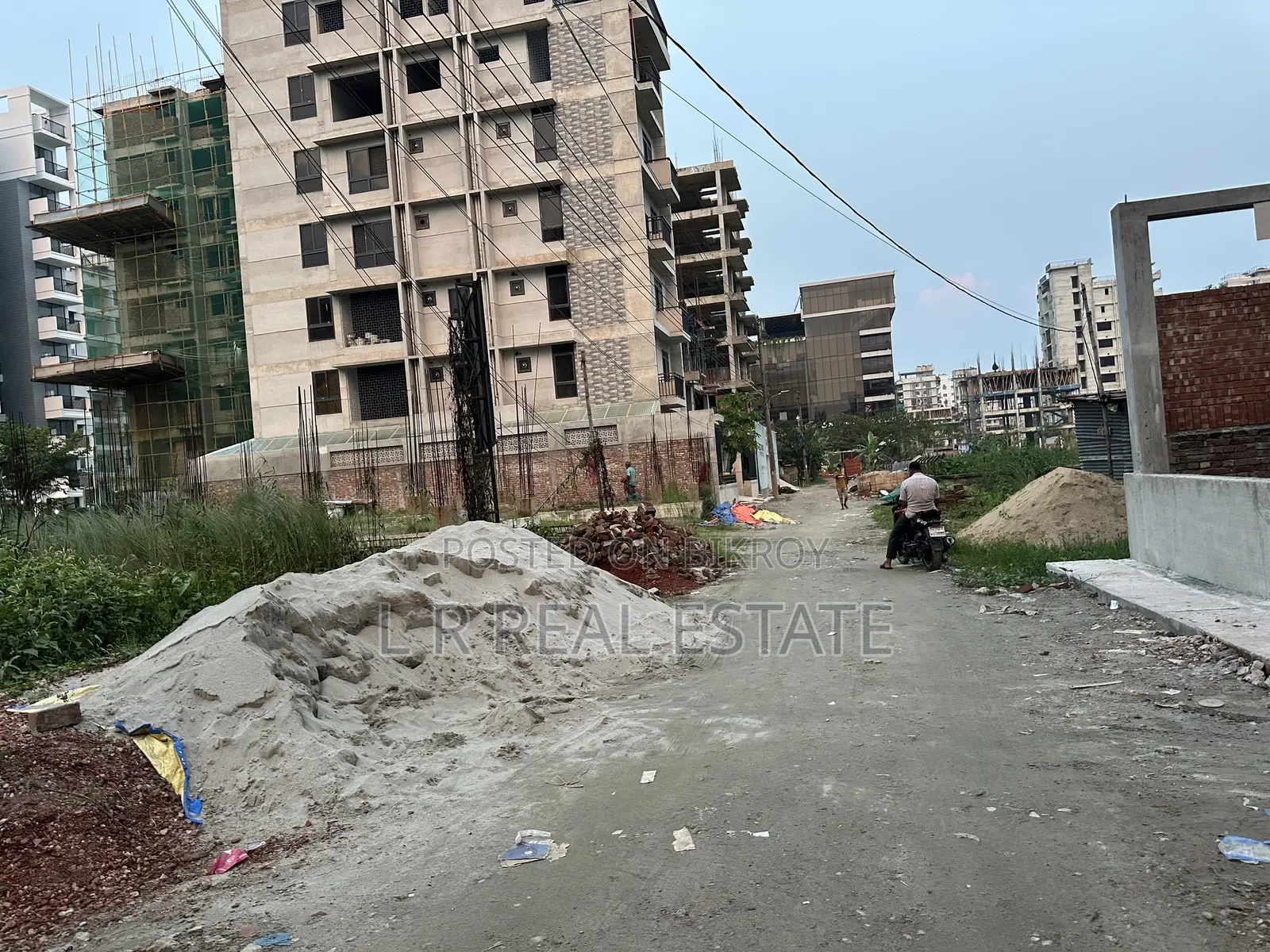 Block-L, 5-Katha, South-Facing, Near Purbachal 300' Road, Bashundhara R/A