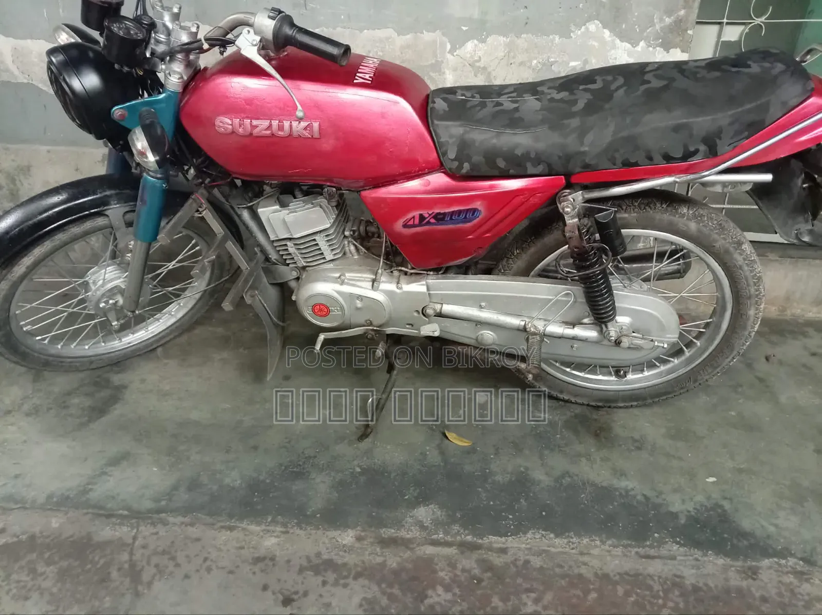 Suzuki 2000 Red