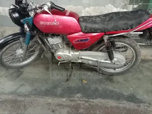 Suzuki 2000 Red