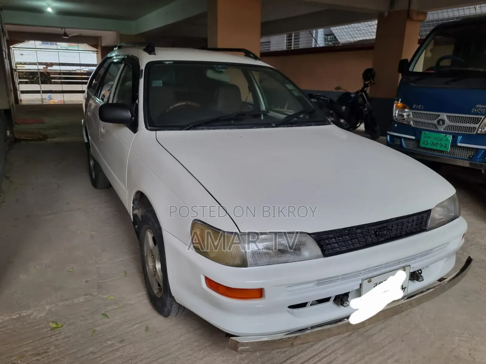 Toyota Corolla 2002 White
