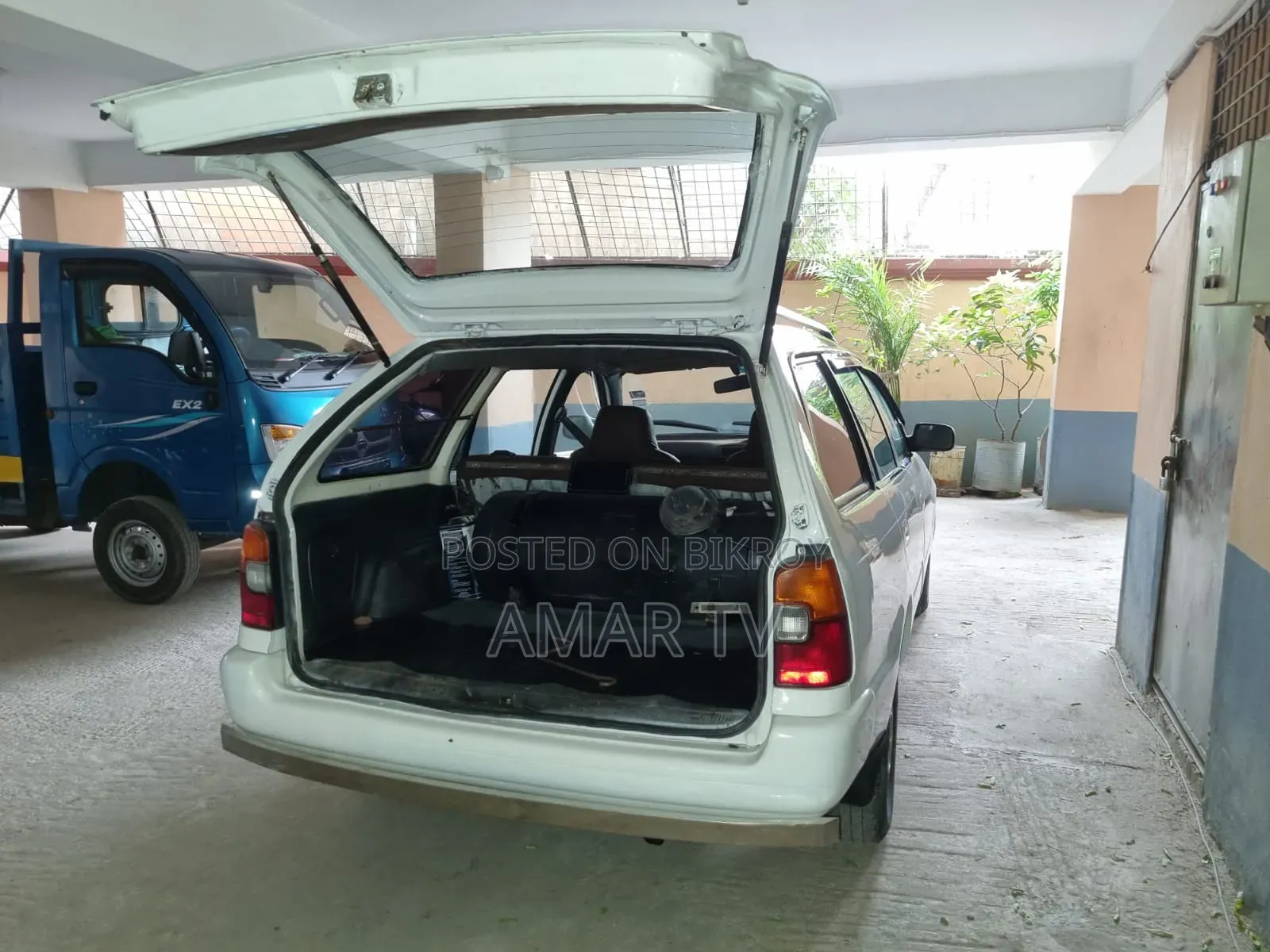 Toyota Corolla 2002 White