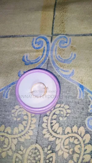আন্টি নাকের নথ