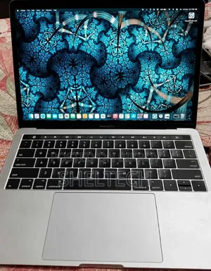 Laptop Apple MacBook Pro 2017 16GB Intel Core I7 SSD 256GB