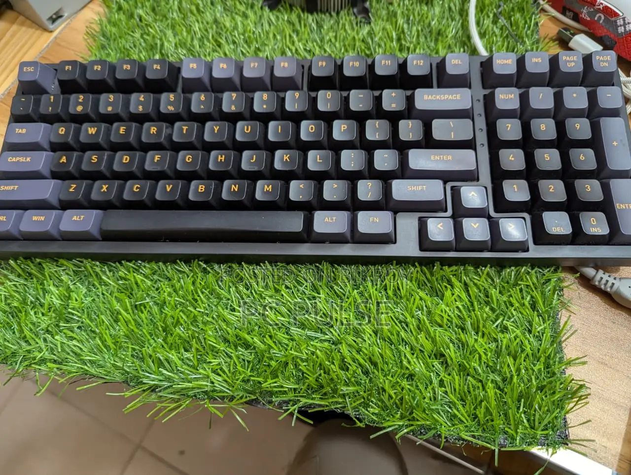 Thunderobot Cedar Wired Mechanical Keyboard (Used Like New)