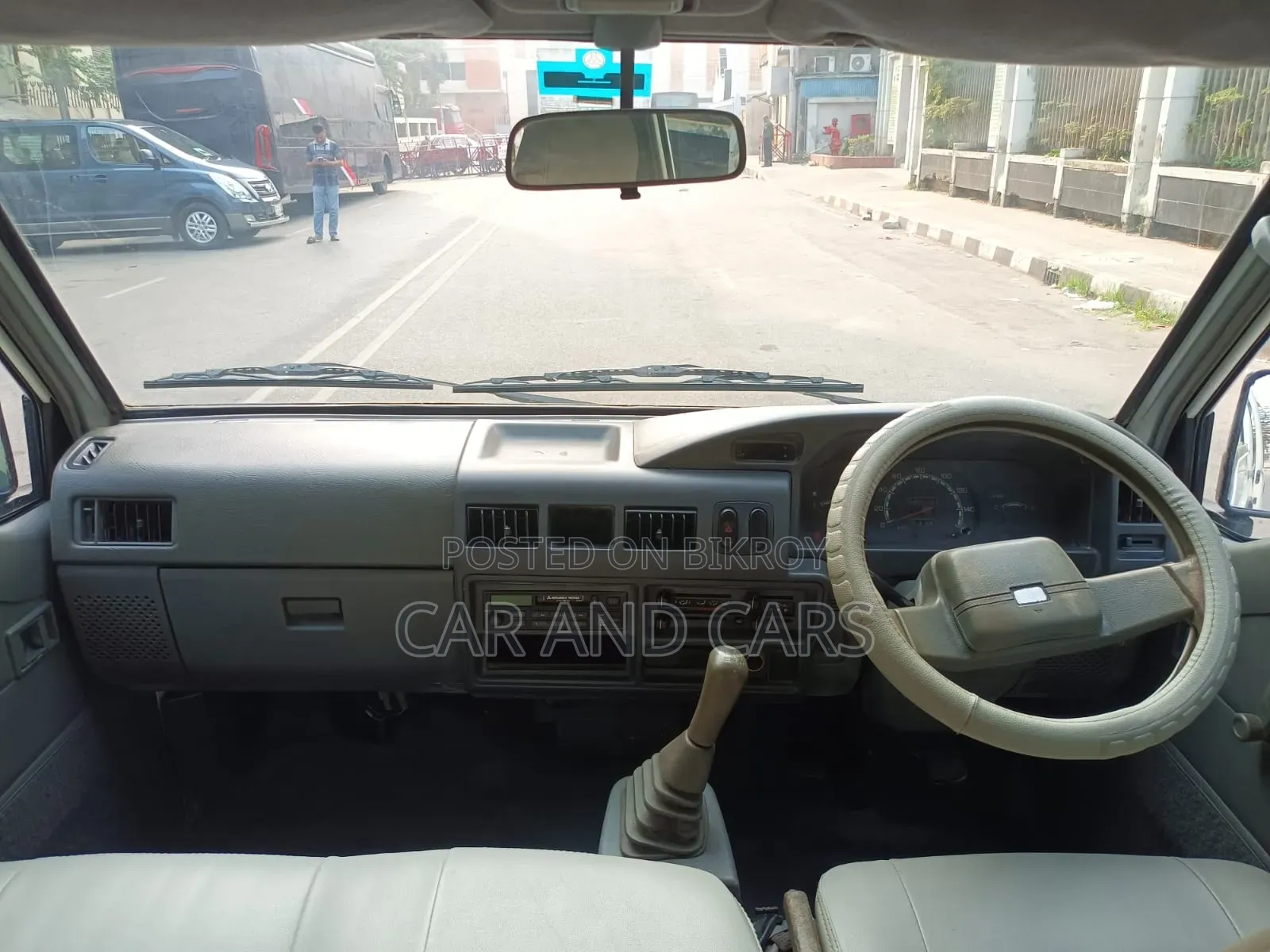 Mitsubishi L300 2010 White