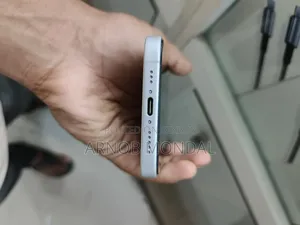 New Apple iPhone 16 128 GB White