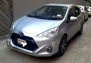 Toyota Aqua 2017 Silver