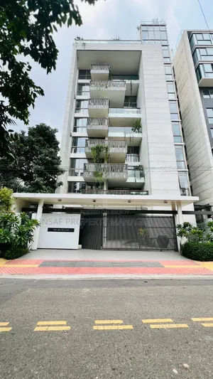 4-bedroom Apartment in Baridhara for Rent