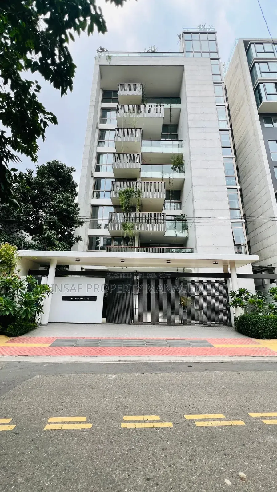 4-bedroom Apartment in Baridhara for Rent