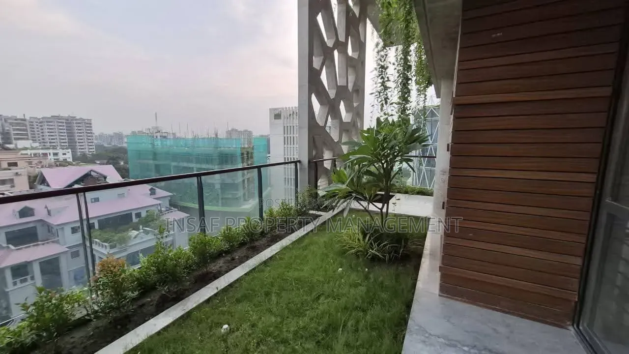 4bdrm Apartment in Gulshan for Rent
