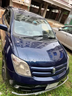 Toyota IST 2004