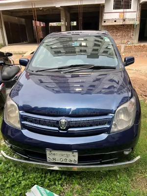Toyota IST 2004