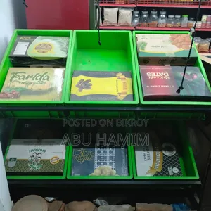 দোকানের শেলফ এবং র‍্যাক