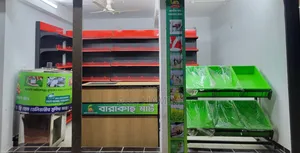 দোকানের শেলফ এবং র‍্যাক