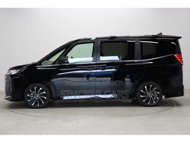 Toyota Noah 2023 Black