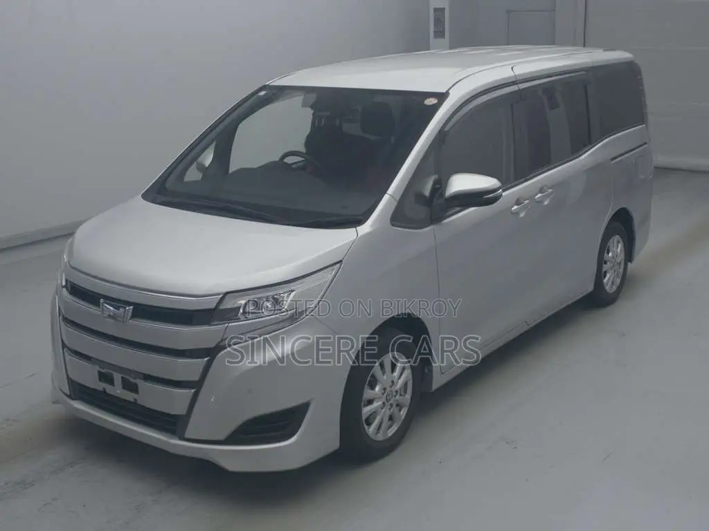 Toyota Noah 2021 Silver