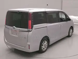 Toyota Noah 2021 Silver