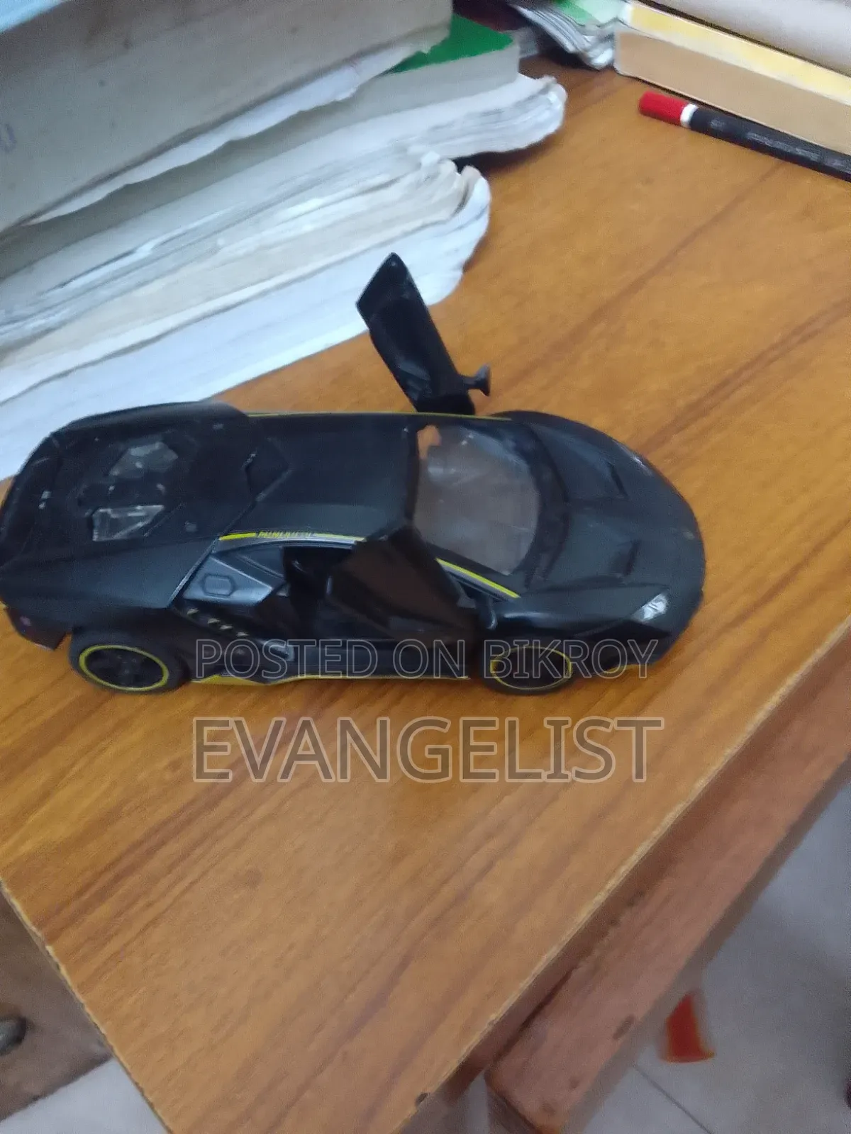 Lamborghini Aventador SVJ Diecast Model