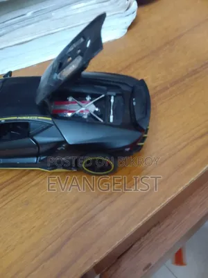 Lamborghini Aventador SVJ Diecast Model