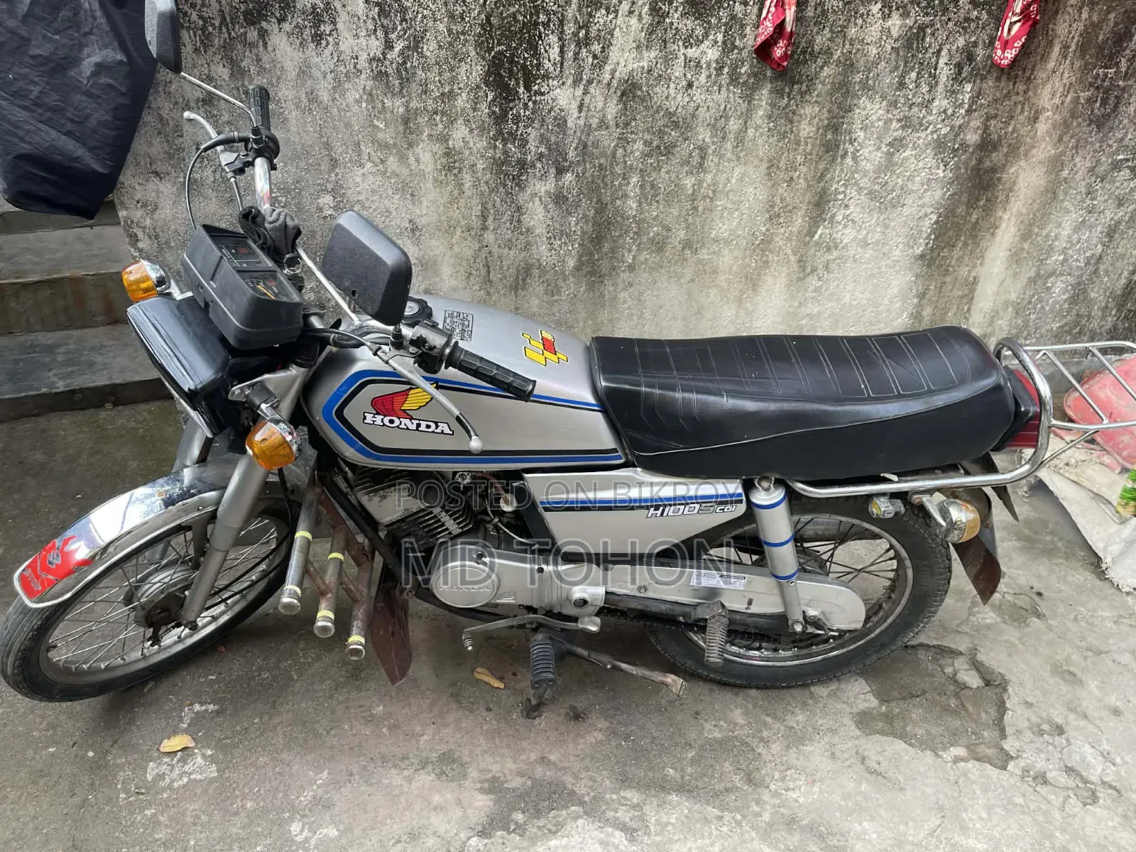 হোন্ডা ১৯৯০ সিলভার