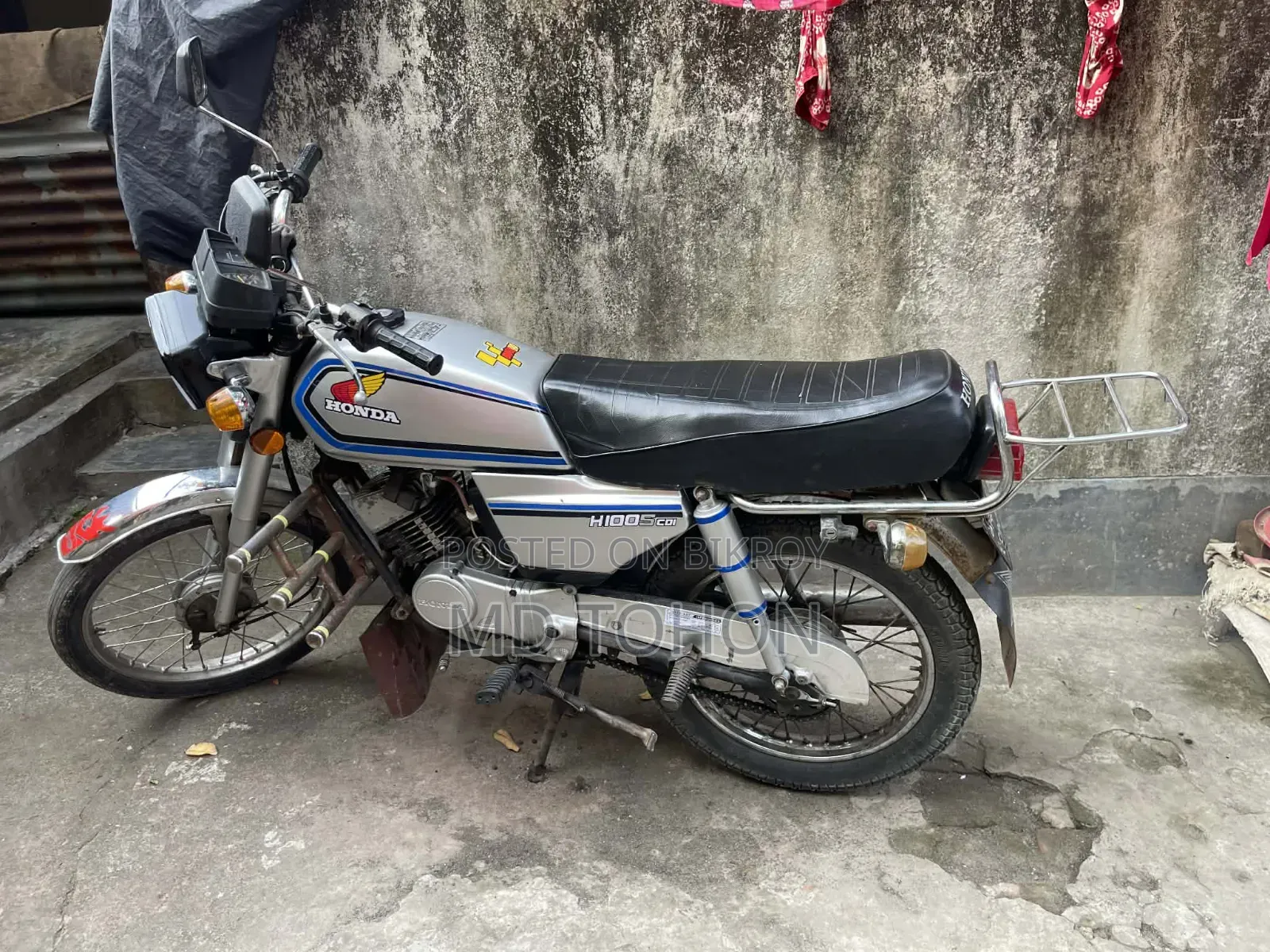হোন্ডা ১৯৯০ সিলভার