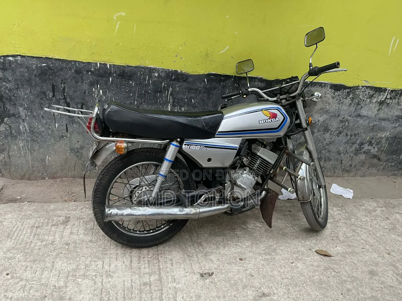 হোন্ডা ১৯৯০ সিলভার
