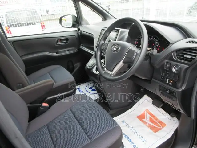 Toyota Noah 2021 Black