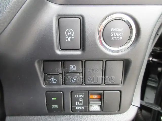 Toyota Noah 2021 Black